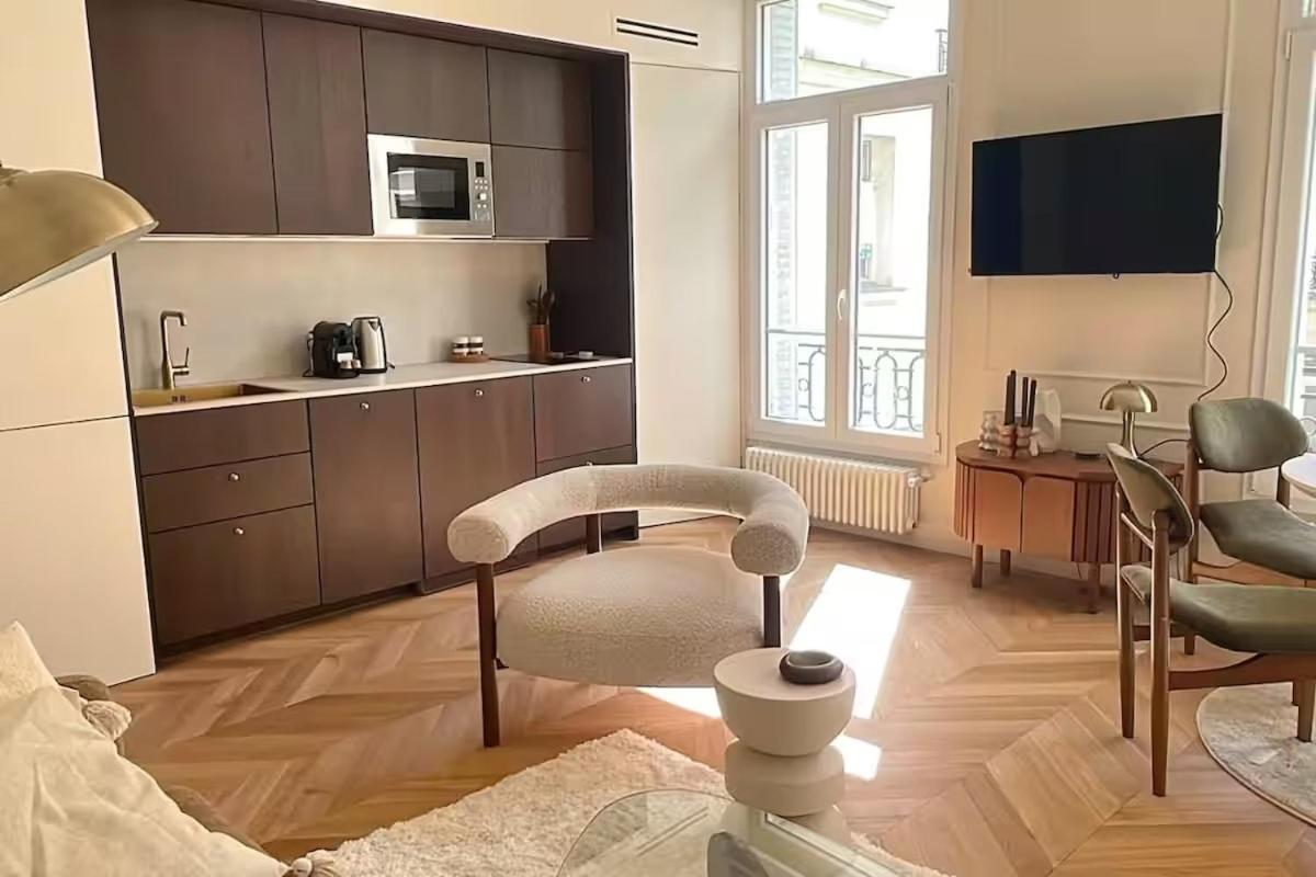 4p 1br - Fully Renovated With Ac - Champs-elysees Parijs
